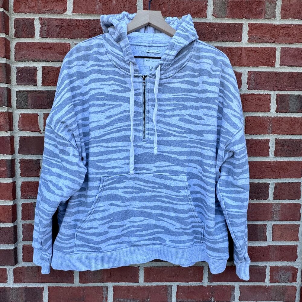 American Eagle 1/4 Zip Hooded Sweatshirt Medium Gray Animal Print Two Toned Cozy